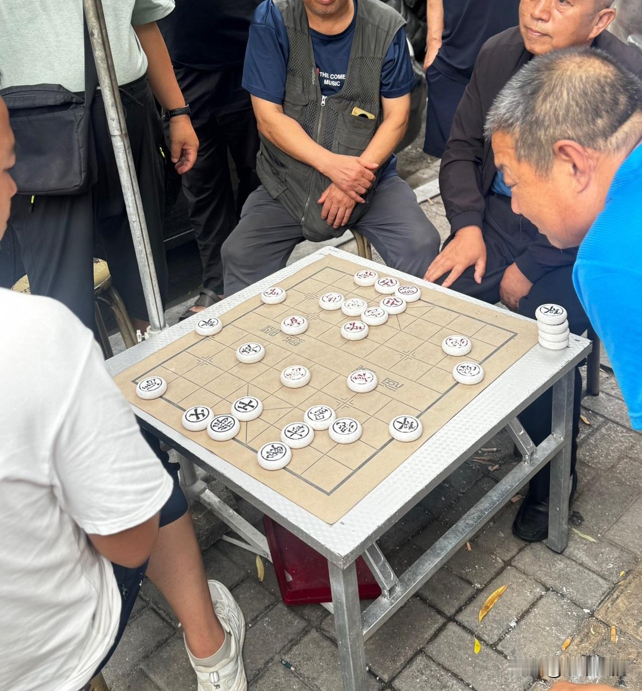 爷爷临死前痛骂孙子，​骂得越狠，​孙子越安全

李勣临死前对弟弟说："我孙子要是
