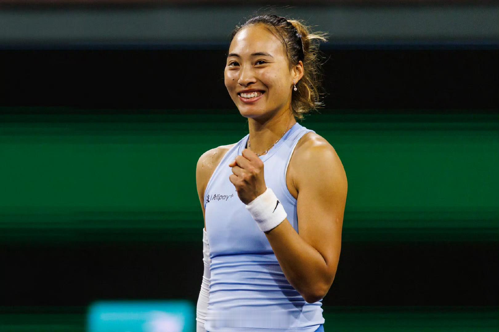 据澳洲媒体《先驱太阳报》报道，郑钦文🇨🇳将与莱巴金娜🇰🇿于1月13日在墨