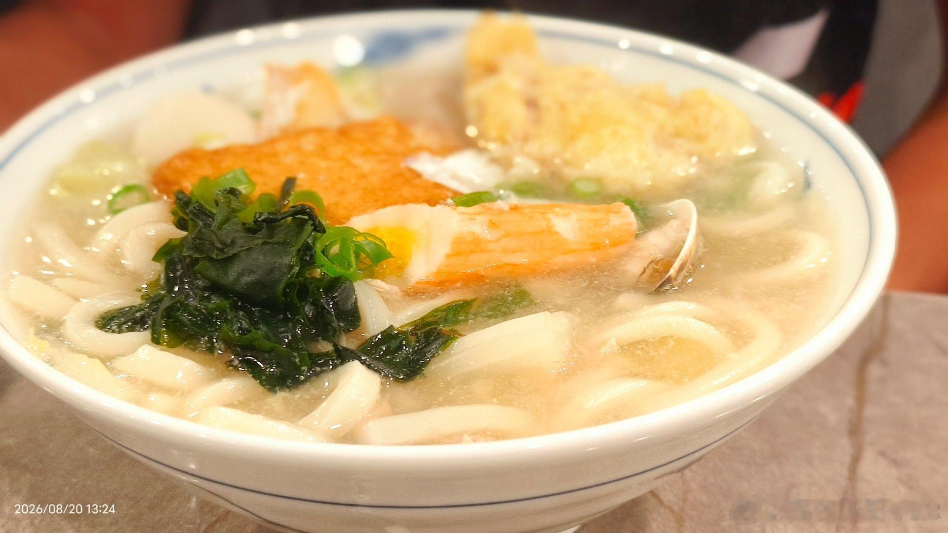 娘仨在西門町拍大頭照兒子溫潤如玉，女兒貌美如花拍完姐姐說，現在可以胡吃海塞了 中