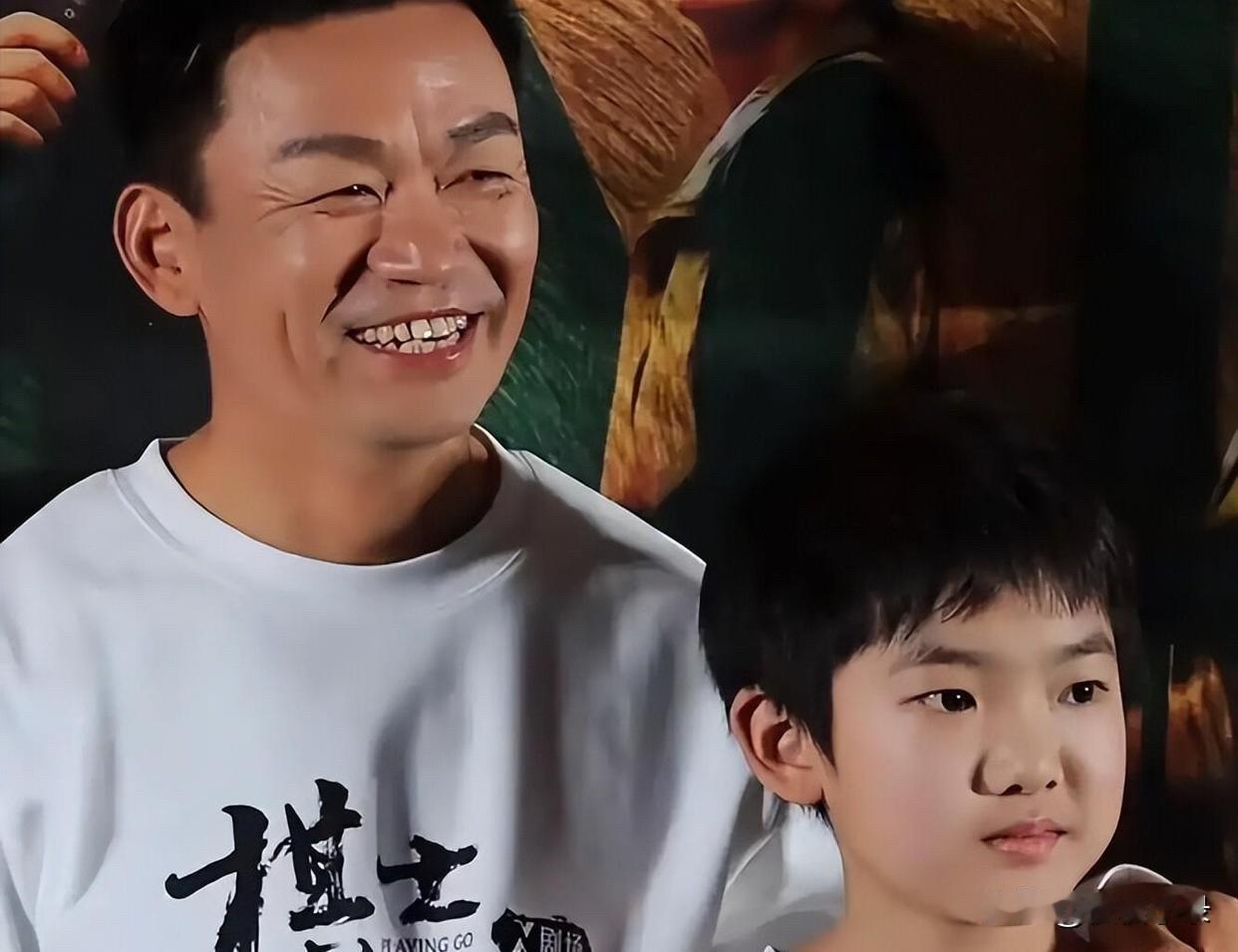 离婚9年后的王宝强没想到，自己的孩子开始给他争光了，儿子已在香港拿奖！[得意][