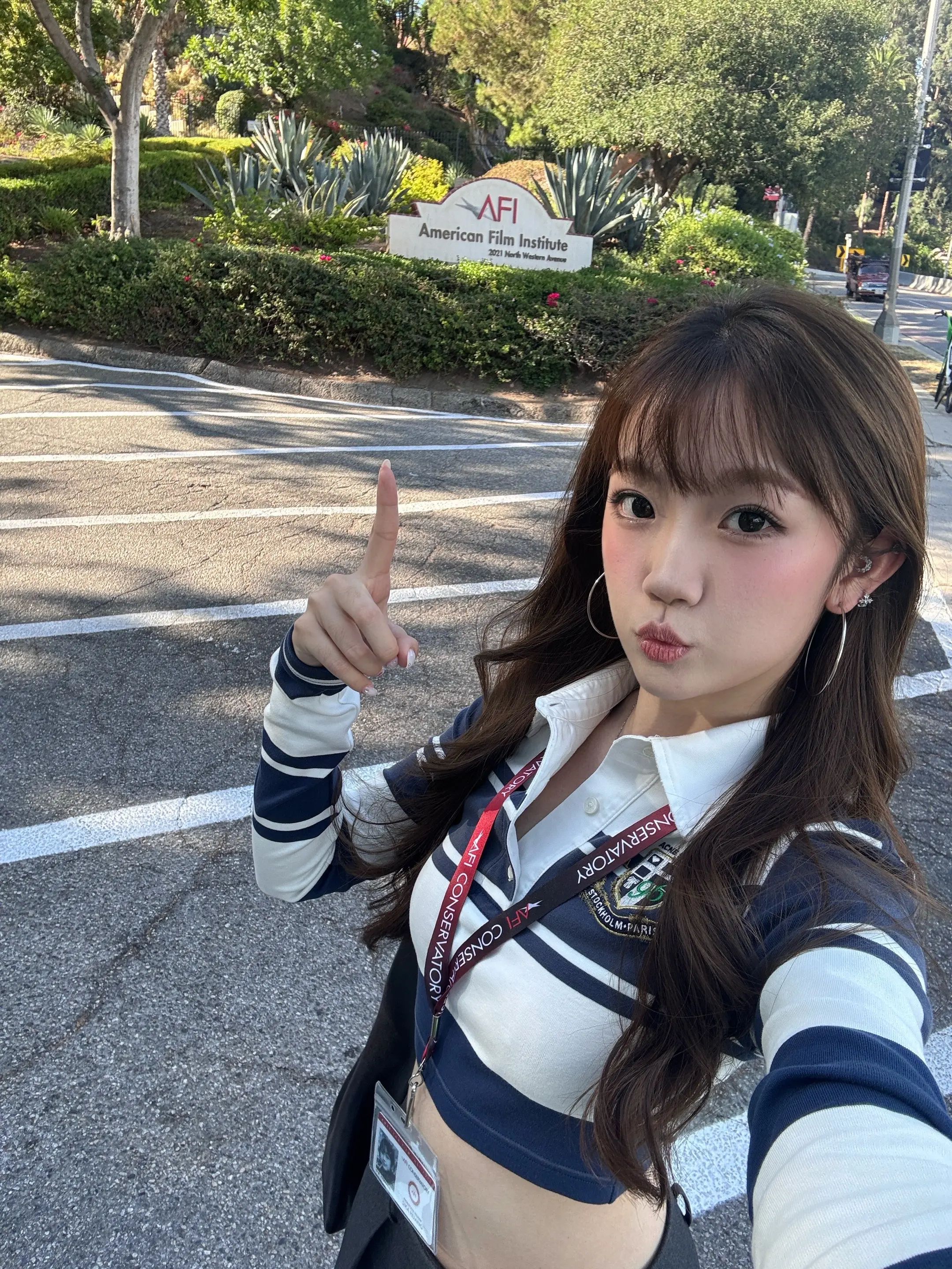 看，好莱坞来了个中国女孩儿。