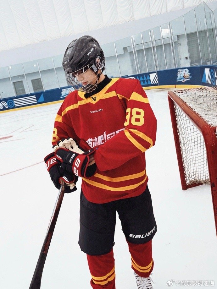 姚琛把粉丝喂得很饱姚琛新专每首歌都有MV 之前可没吃过这么饱的饭，每首歌都有MV