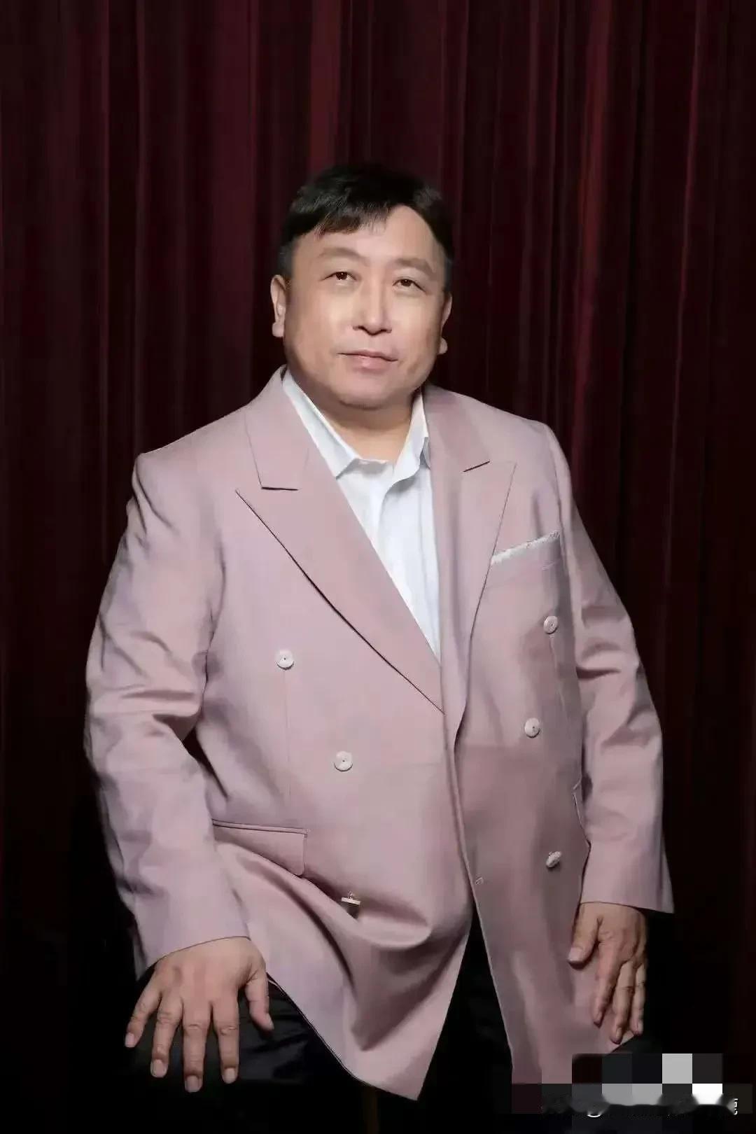 王晶说的没错，陈可辛的《酱园弄》之所以扑了，是因为卡在中间，既想要票房又想拿奖。