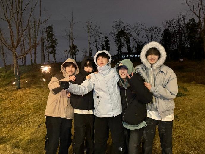 仙崽崽：金山！不要在脸上甩啊~我躲我躲2026pel 和平精英职业联赛