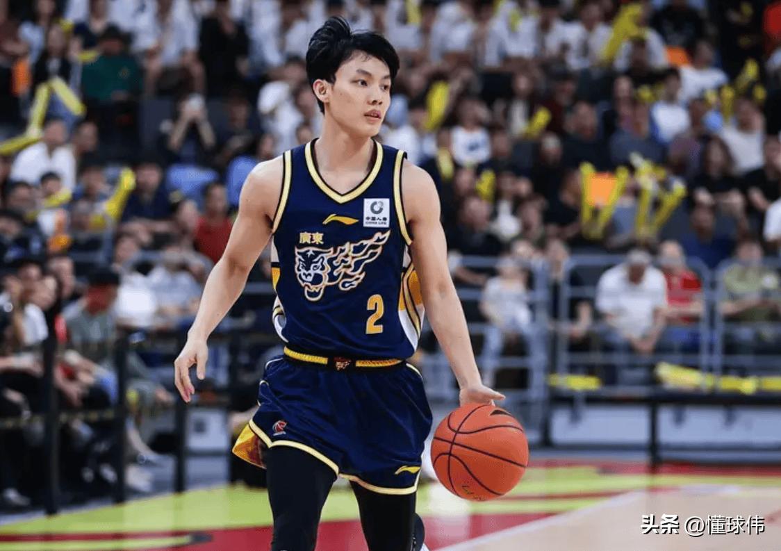 都是励志的好球员！庞峥麟谈徐杰：

“他今天的表现很不错。”

“我们在场上。”