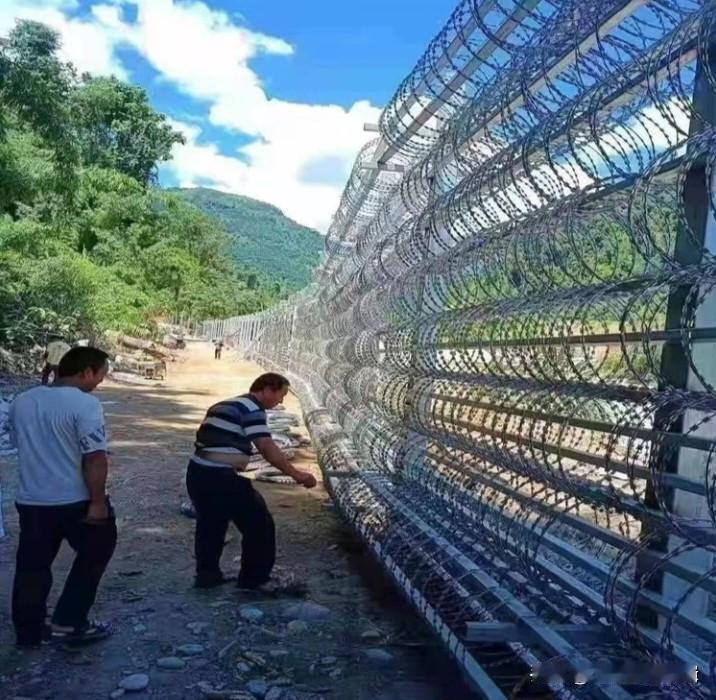 再说具体一些中缅边境上稍不注意就会遇到缅甸电炸、人体器官黑市……这样的环境注很多