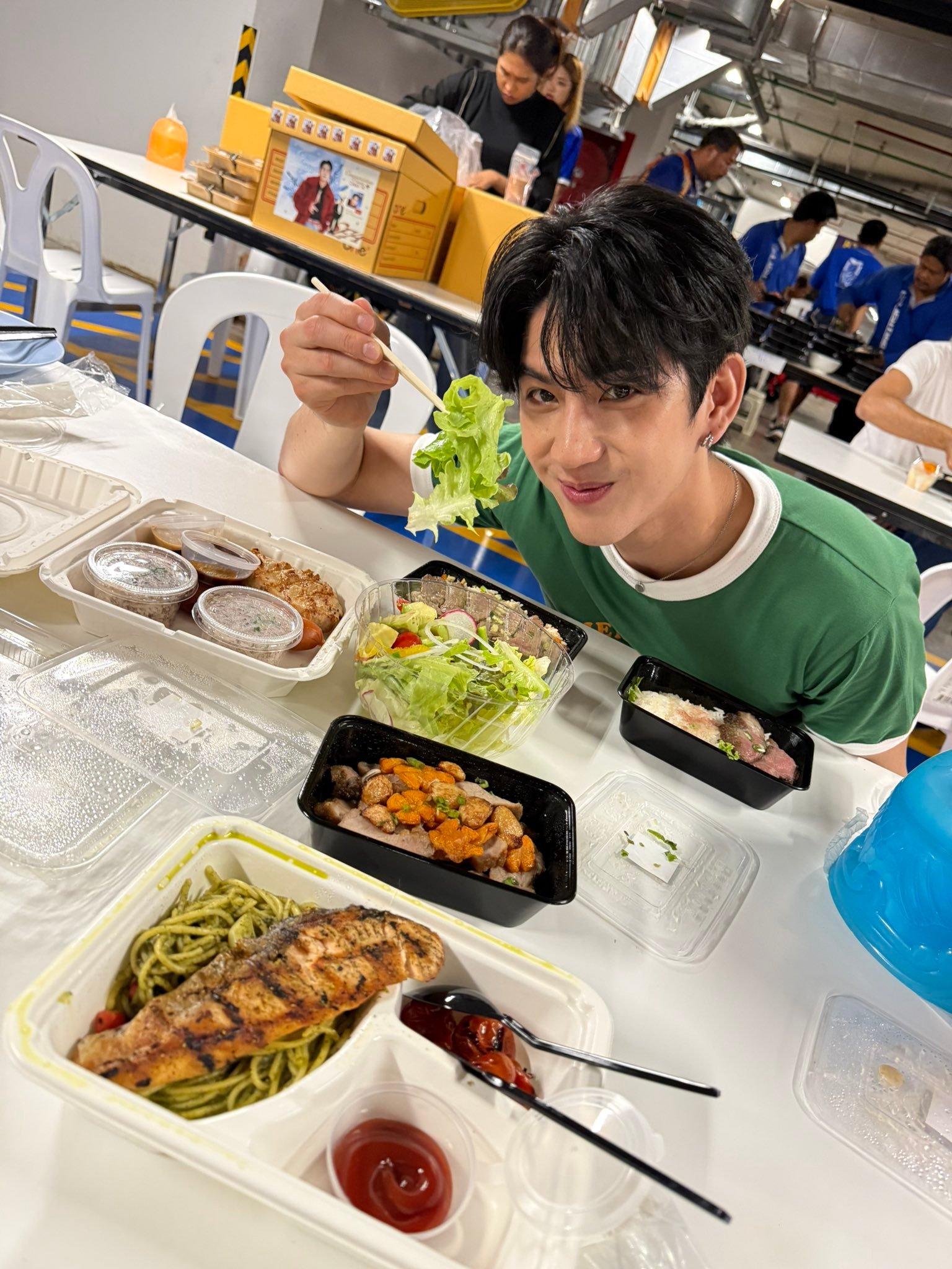 Sammy：跟这两个人一比我都显得像个吃的很多的人  这也太自律了  佩服啊26