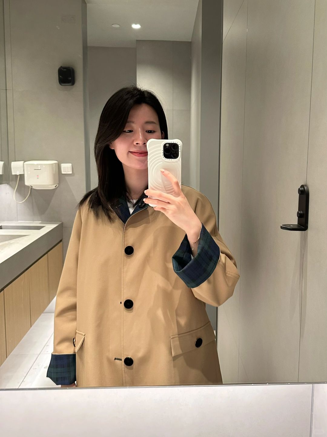 最近爱穿的一件双面风衣