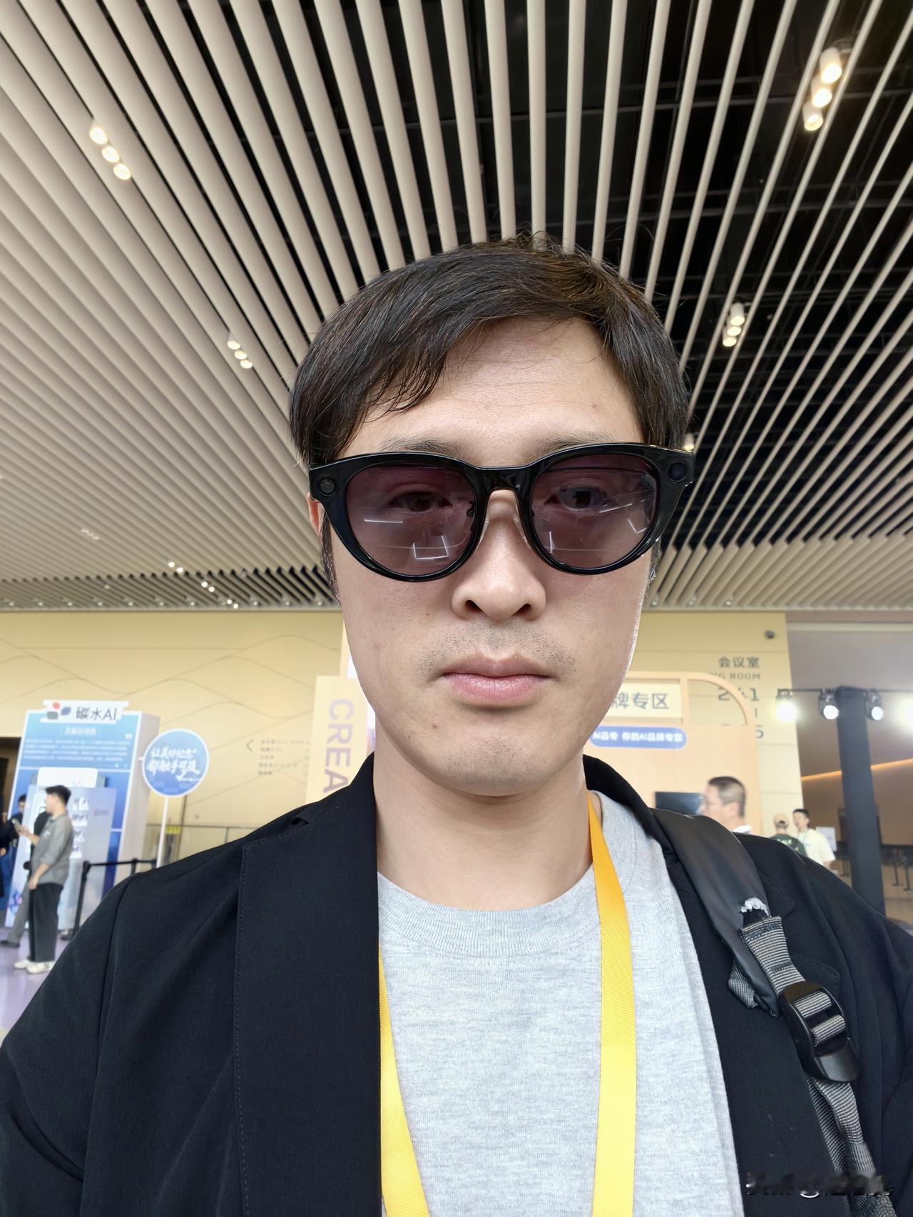 参加2026百度 AI 开发者大会，体验了一下小度AI眼镜，报价2299元，现场