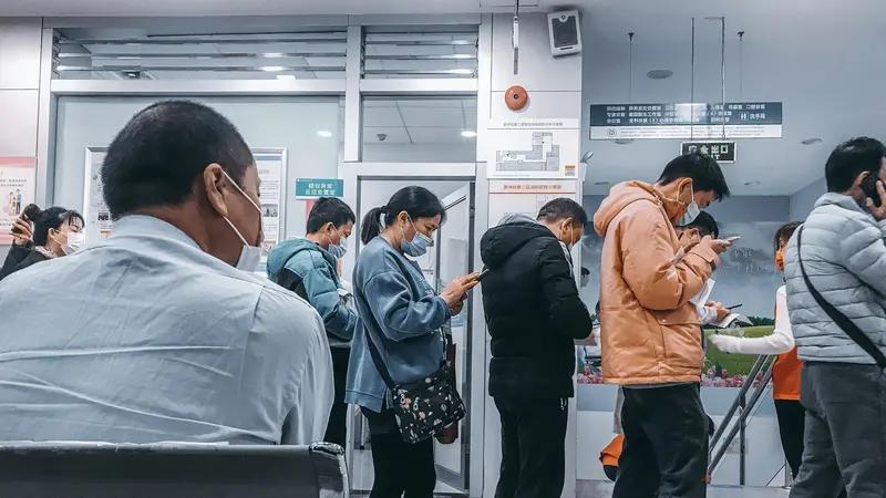 吵翻了！医生上班听不懂广州话，患者直接喊：“不会广州话就不要坐在这里看病啊！”医