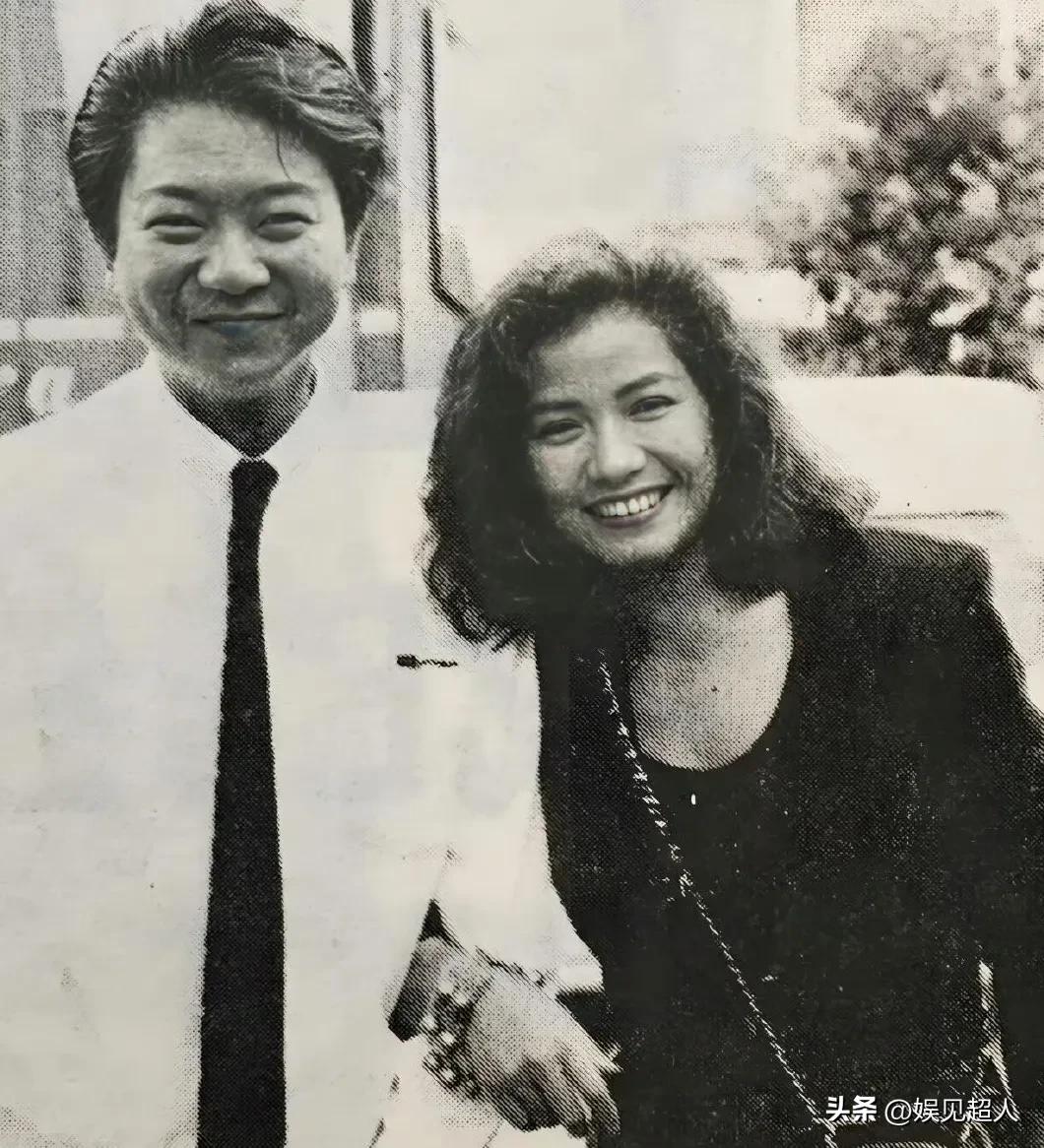 第一次看到这些神级同框！蔡澜相册里藏着张国荣歪头笑的瞬间、李连杰搂肩的搞怪照，连