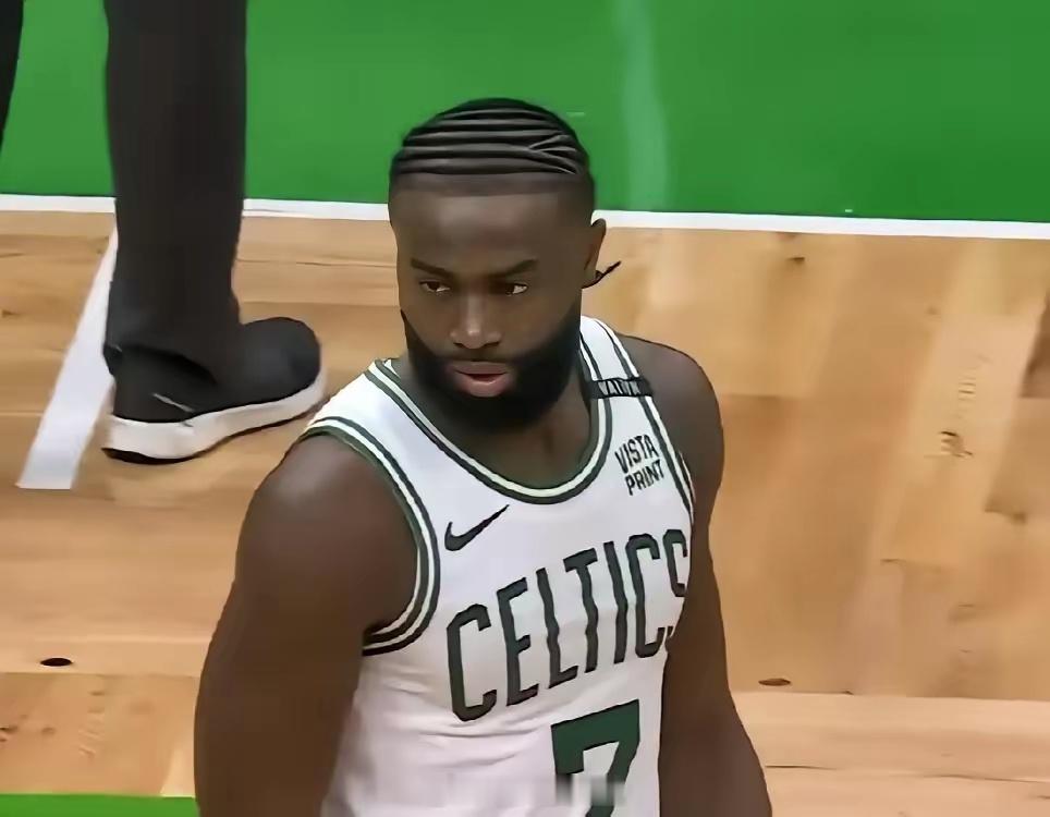 凯尔特人赢球不可怕，但更可怕的是赛后布朗一席话！凯尔特人开门红，轻松拿下G1！布