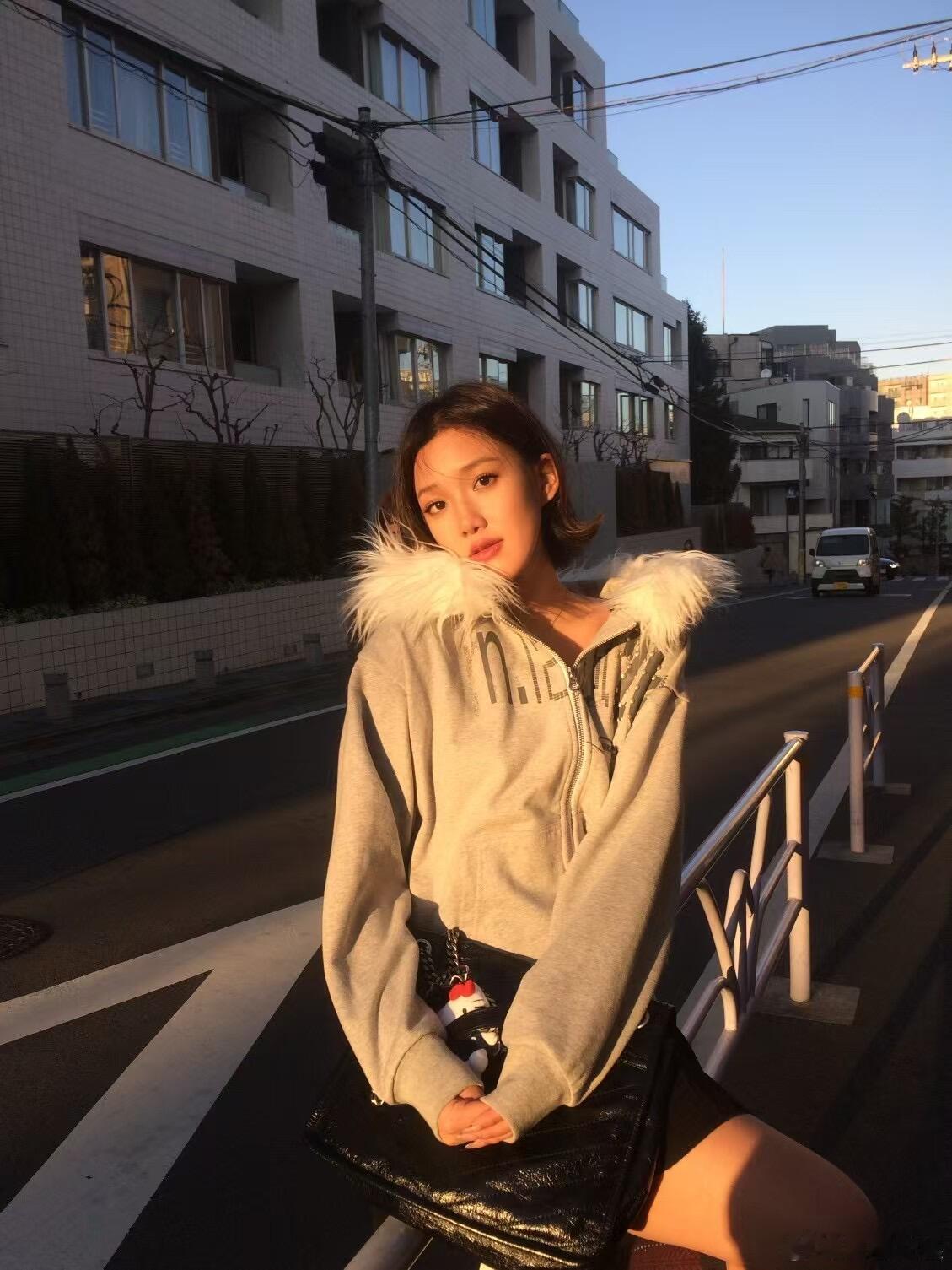 李静女儿近照  李静女儿21岁近照  李静女儿近照，好漂亮啊，气质一流 