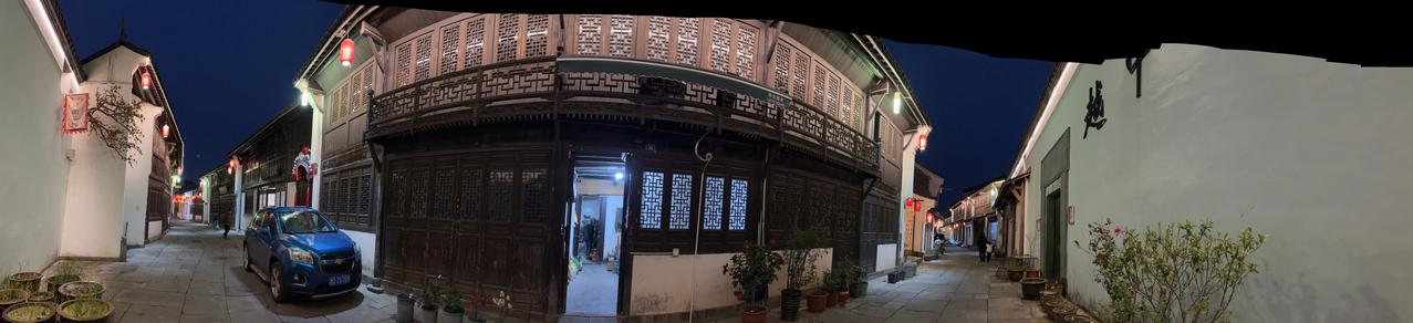 中国在不少领域已超越美国。在交通基建上，高铁运营里程达4.8万公里，占全球70%