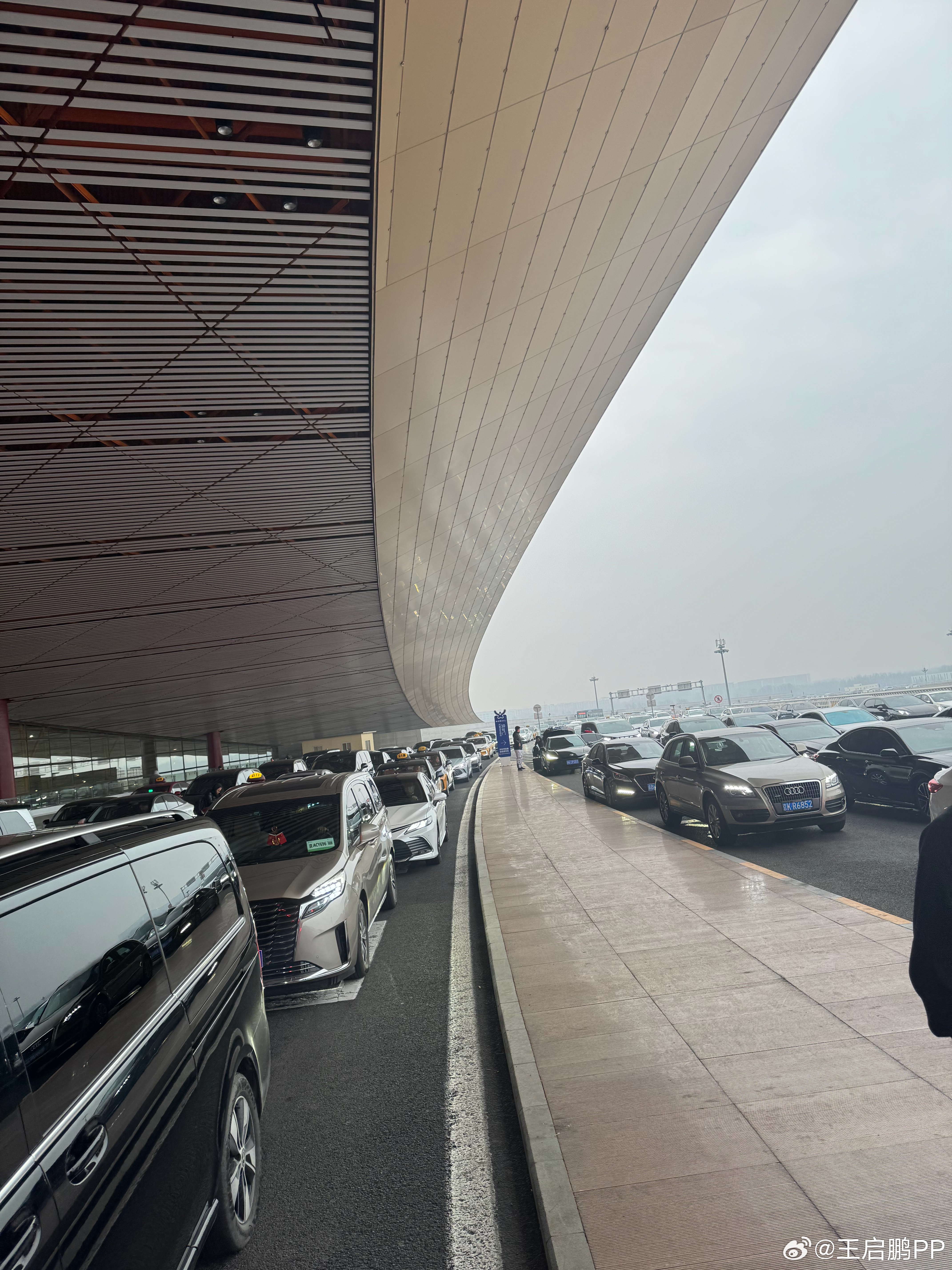 首都机场难得的拥挤，元宵结束后，大家都动起来了，我也动起来了我的日常plog 北