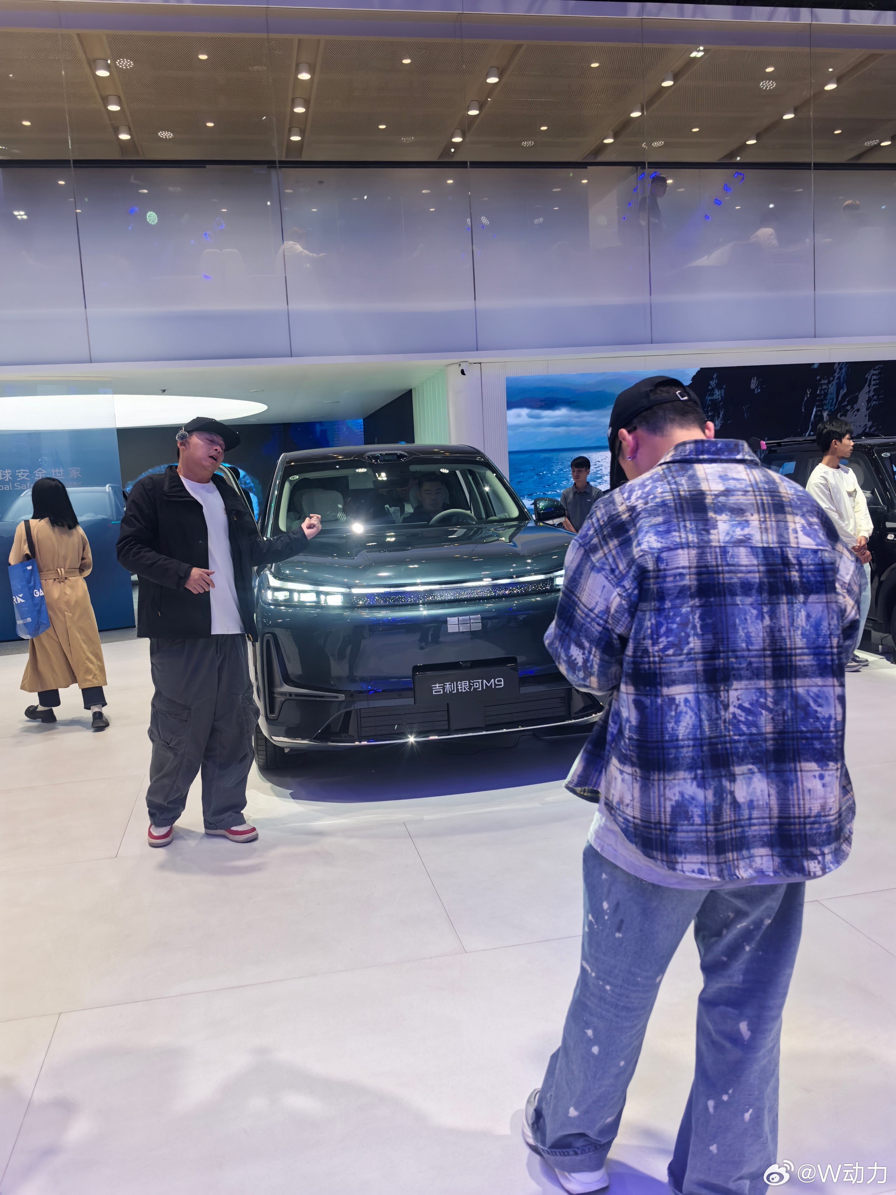 今年车市的旗舰9系之争，可谓看点颇多。到底谁才是王者？我们利用2025广州车展之