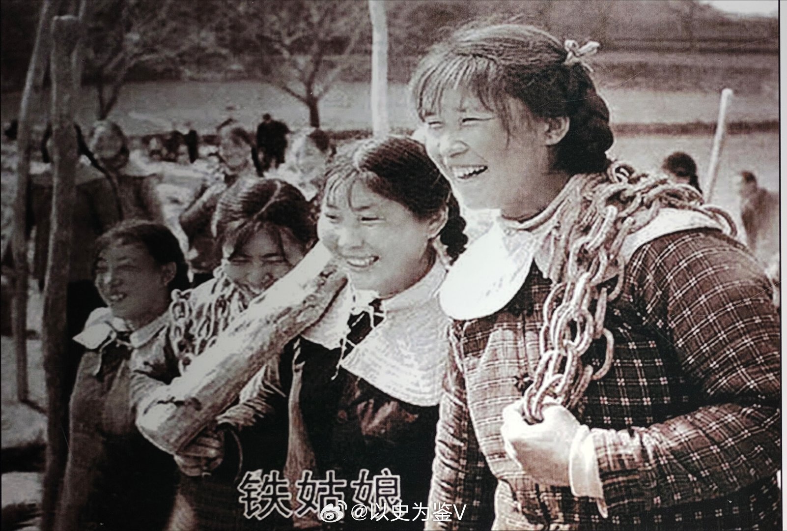 真正的女权，是劳动人民的“铁姑娘”。甘肃民勤县，处于腾格里沙漠和巴丹吉林沙漠的包