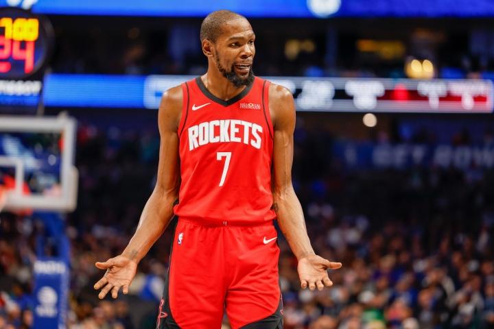 今天篮球游戏NBA2K27公布了前10能力值的榜单，亚历山大、文班亚马和约基奇排
