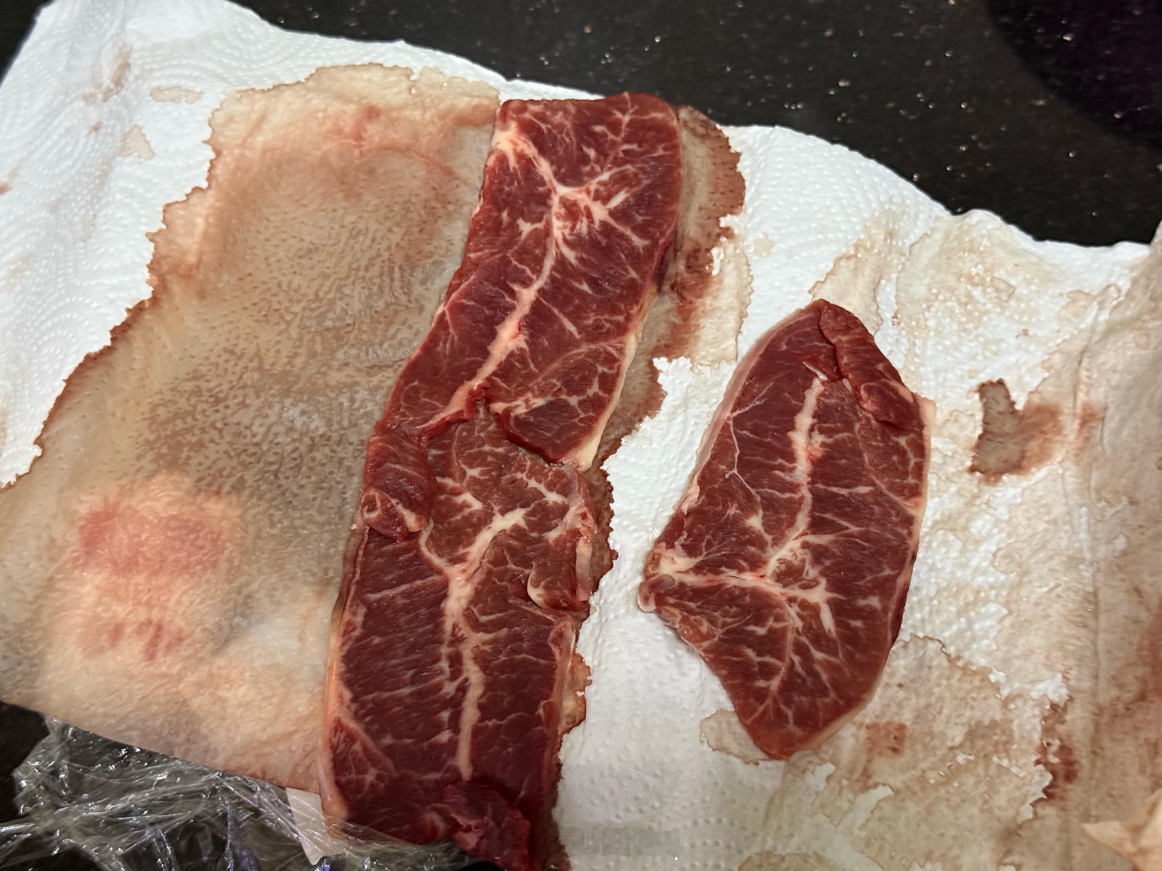 初中生夜宵番茄鱼片粥玉米（一块）牛肉（一片） 
