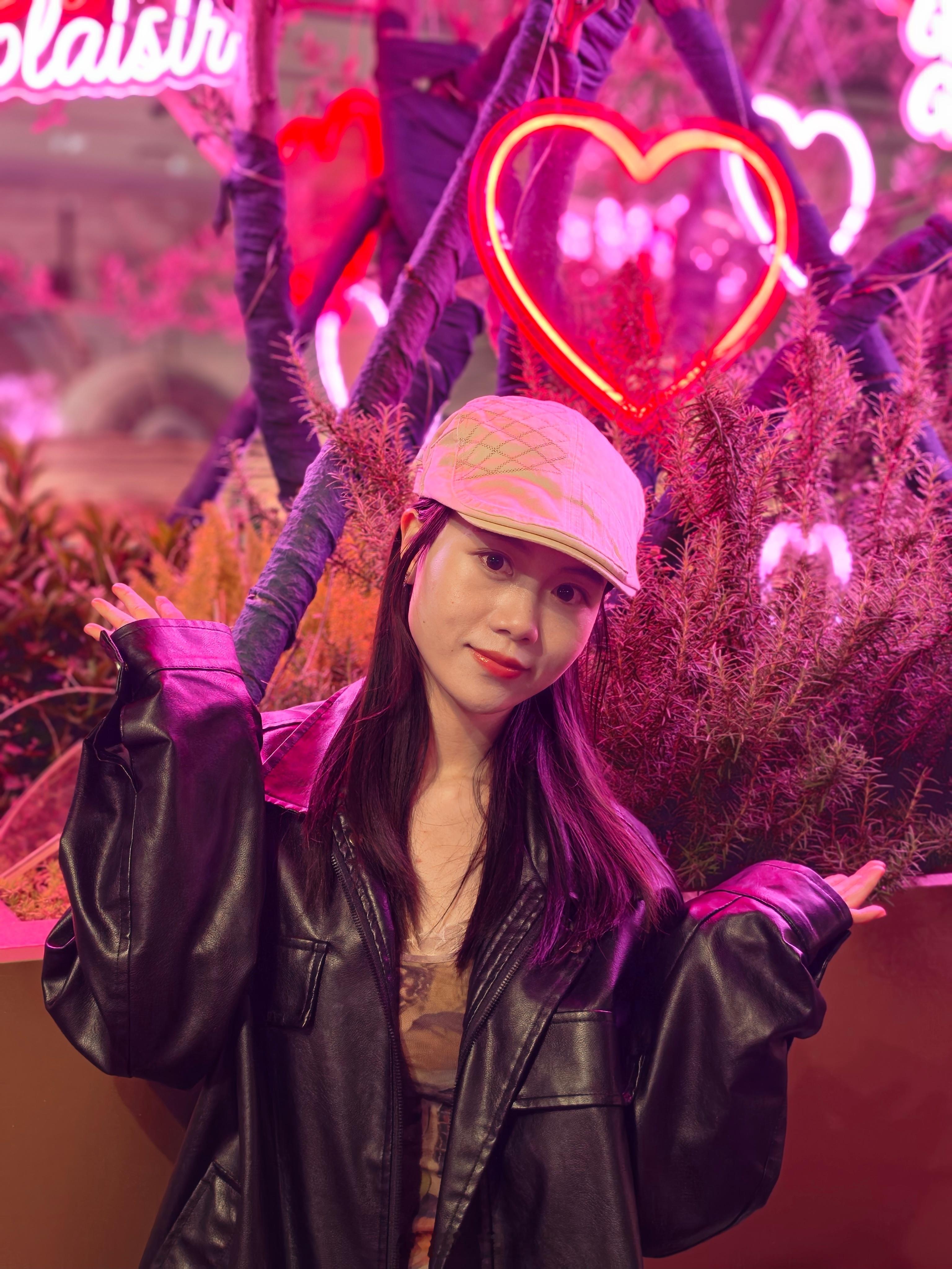 OV米耀果，五台旗舰，夜景人像模式库存照（均关闭系统美颜开关），这组选哪张[卡皮