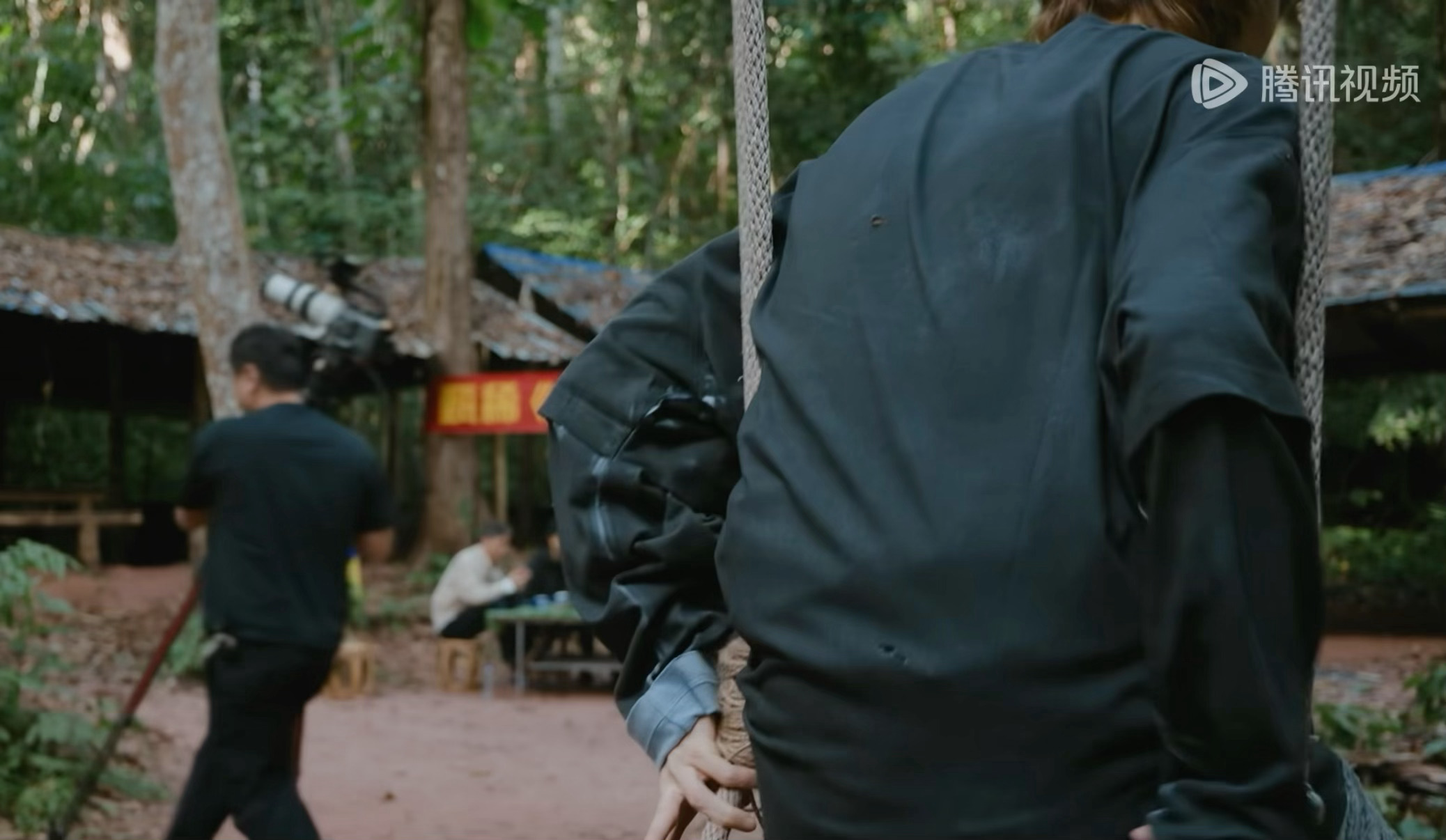 这个镜头弥补了我没有坐过鹿晗单车后座的遗憾 