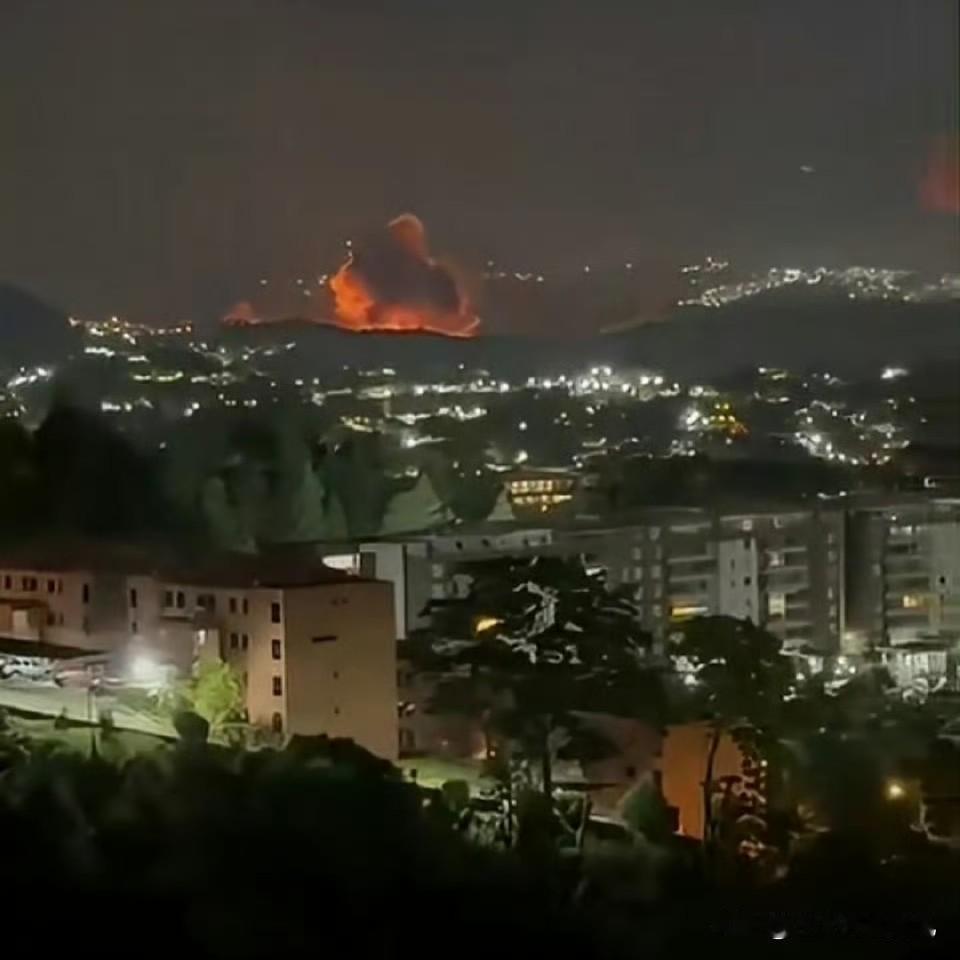 ＃委内瑞拉下令搜捕美国侵略支持者＃在霸权主义肆意横行的当下，委内瑞拉下令搜捕美国