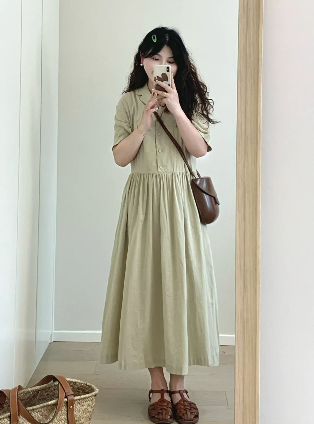 🌴裙子是淡淡的绿！绿绿棕棕好夏天～