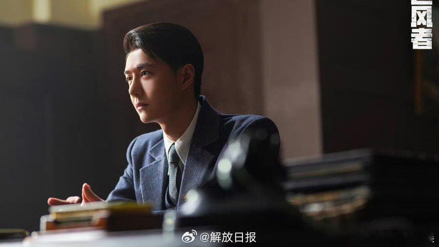 #前有追风者后有微暗之火# 前有追风者后有微暗之火，微暗之火这么高级的转场运镜，