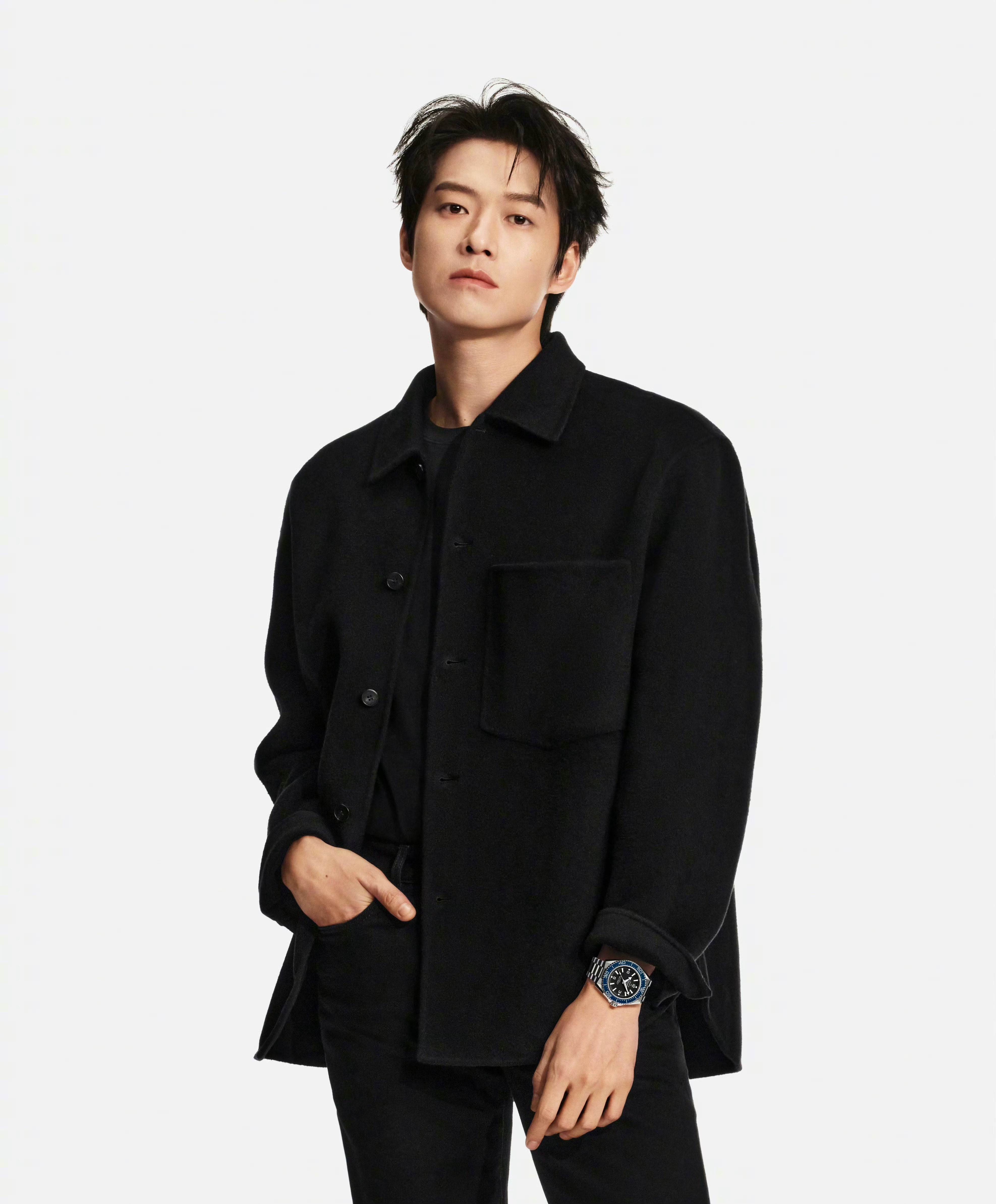 魏大勋官宣欧米茄OMEGA名人大使，空降腕表奢牌合约，形象、气质、影响力都相当合