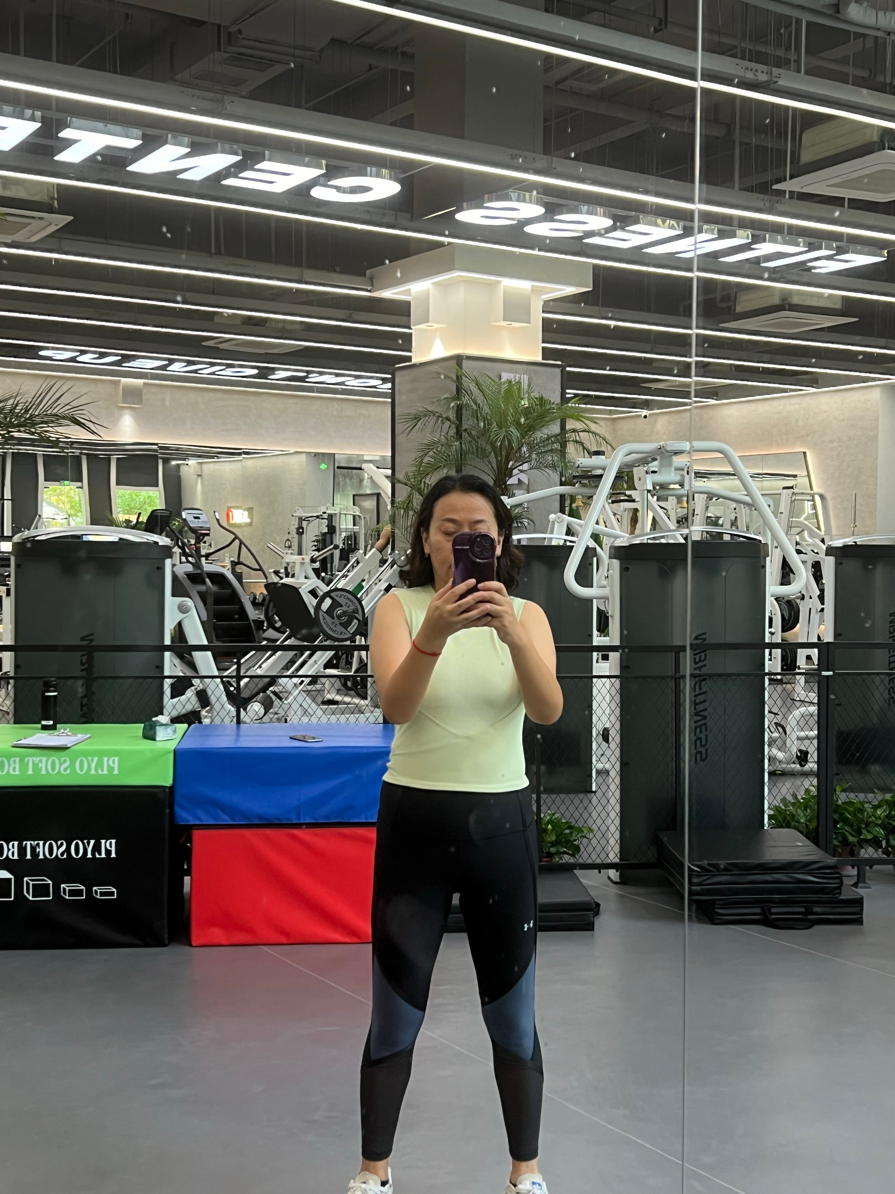 去健身房撸铁 ​​​