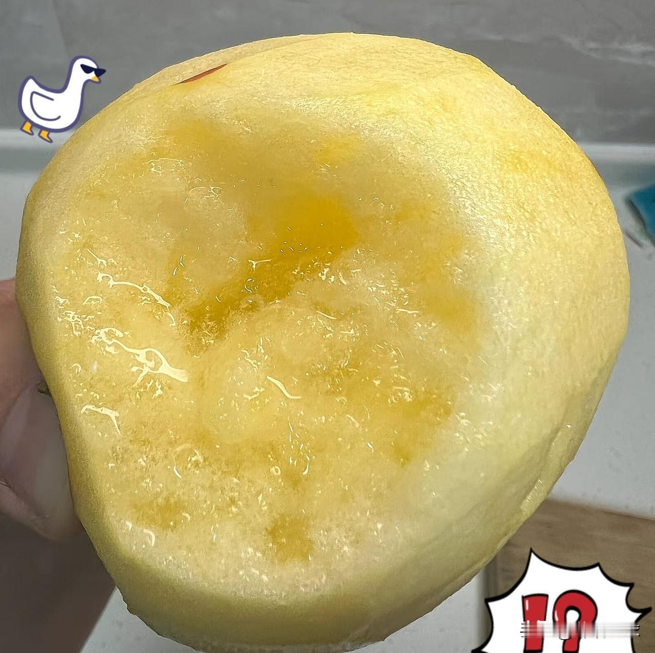 你们吃苹果削皮吗 [玫瑰][玫瑰]我吃苹果必需削皮！总觉得果皮上的蜡和残留洗不干