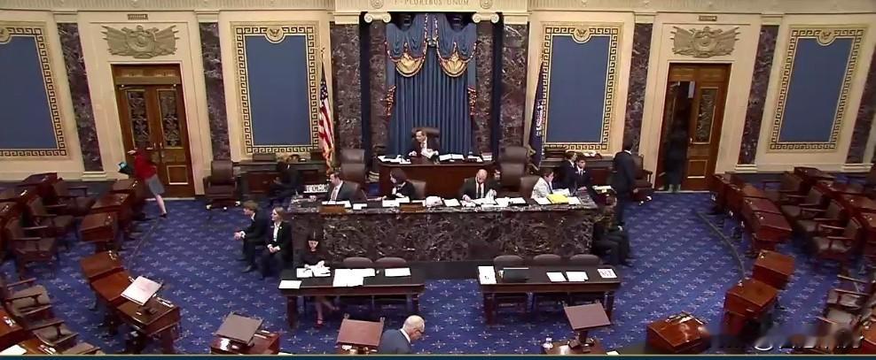 美参议院部分共和党人倒戈，限制特朗普在伊朗战争权力的提案通过
洲哥讲时事 当地时