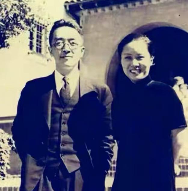 胡适与小11岁的表妹暗生情愫，可面对原配妻子，他没勇气提出离婚，后来两人躲进寺院