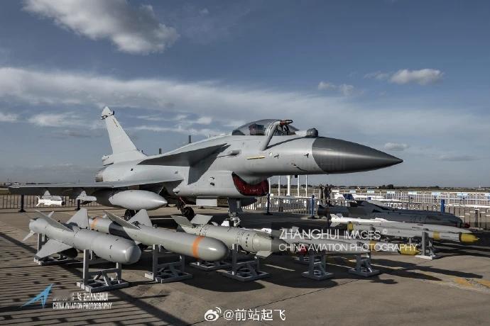9月27日，据央视军事网站报道，长春航空展览会上歼一10C战斗机大展区的精美绝伦