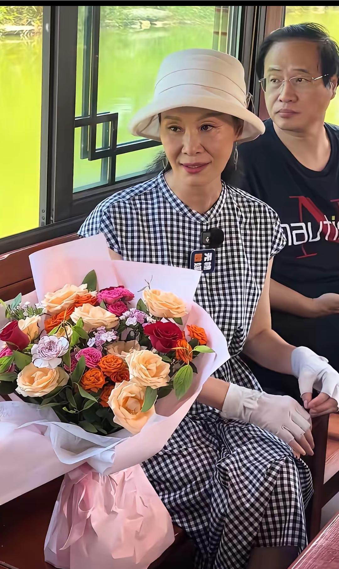 哪有什么岁月不败美人，曾经那么漂亮，如今61岁的她，也老了。