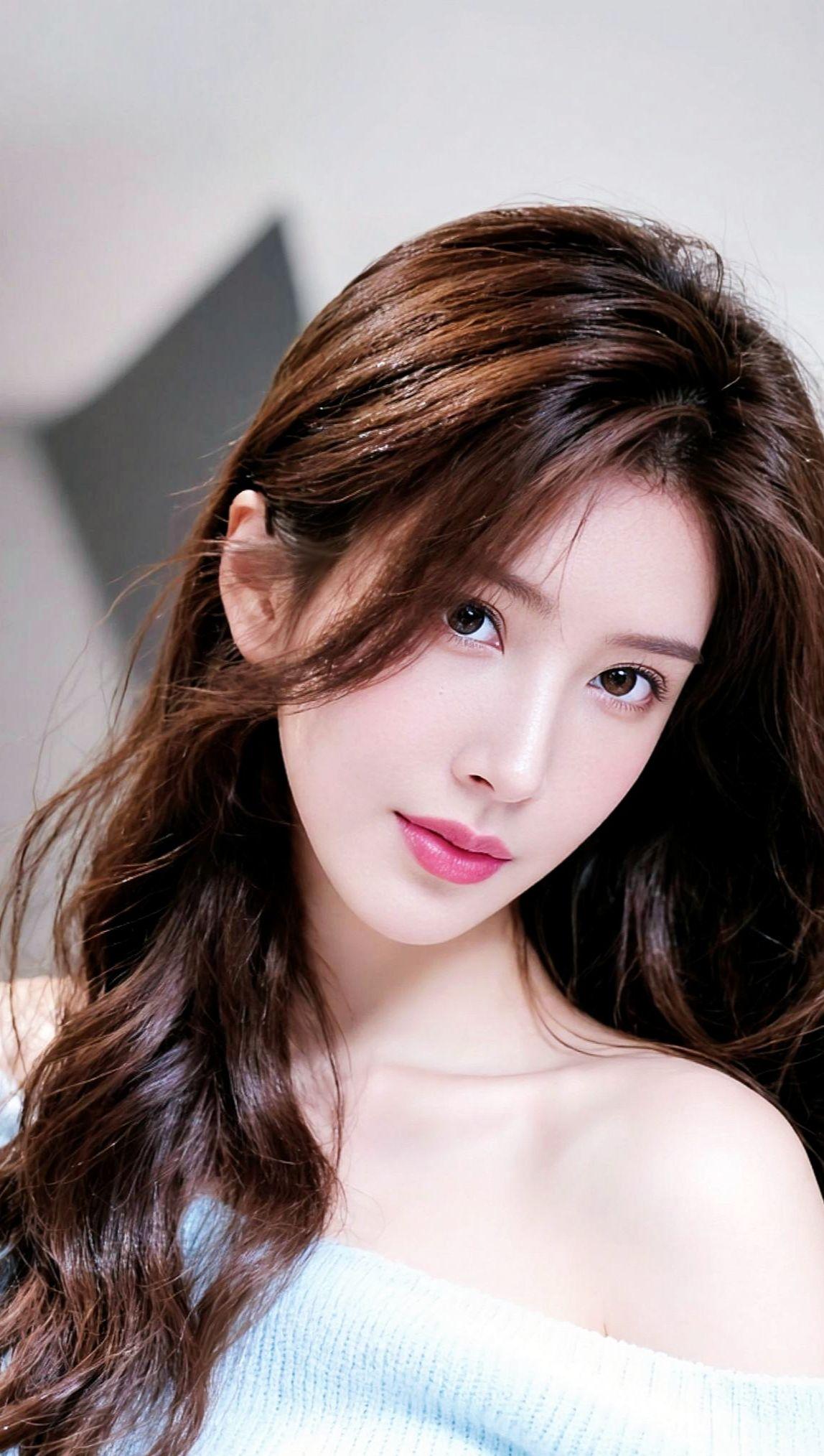 现在的心情配上这个音乐，感觉悲伤和思念被无限放大，浮现了我们从相识到热恋，从一个