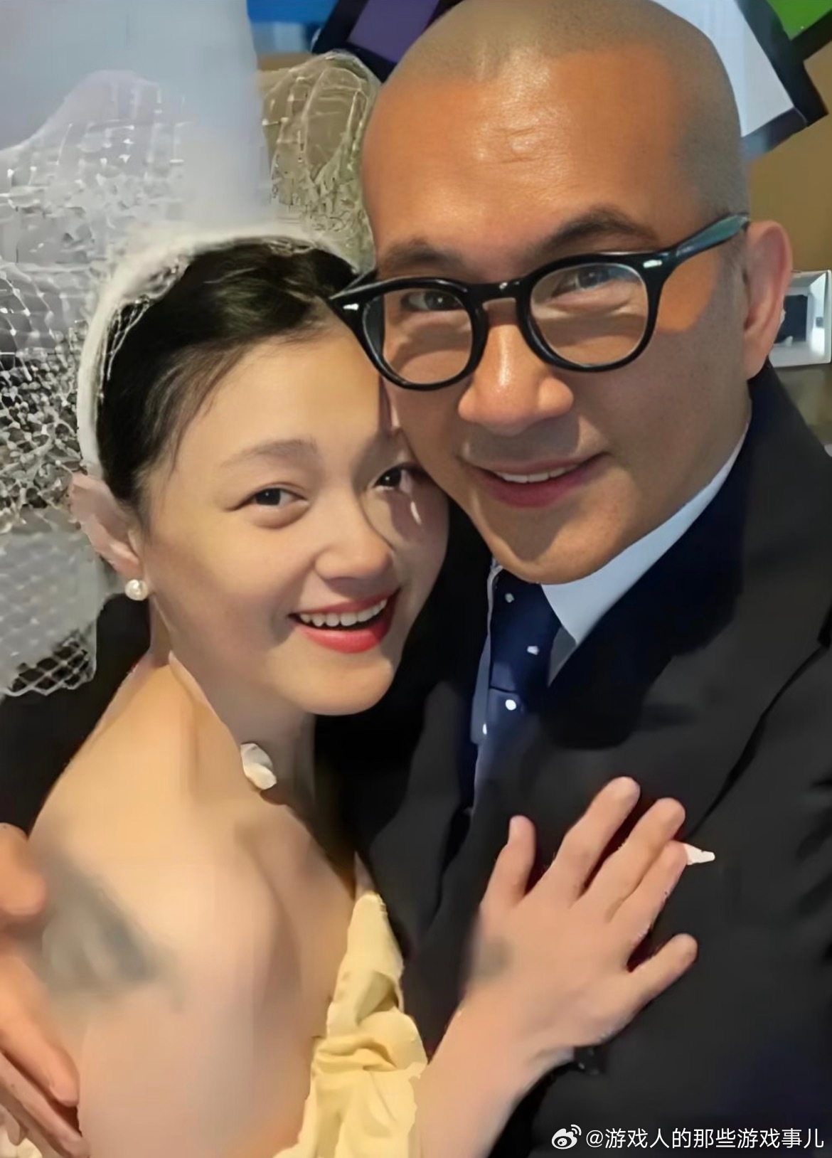 具俊晔和大S二十多年前住所曝光感觉她是因为受伤又极度渴望被爱才跟具再度一起，一般