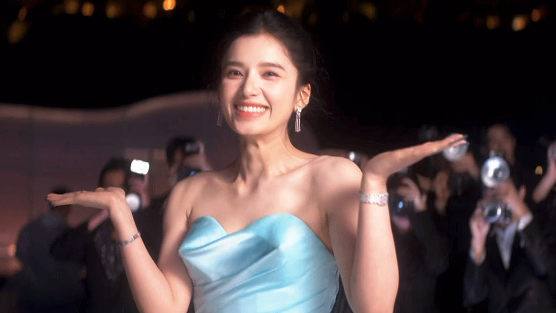 -张婧仪 ✨好美的笑容～[拜托]VOGUE红毯 ​​​