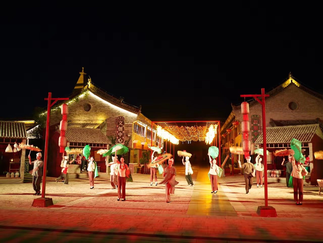 缅怀抗战英烈传承红色精神共建网络文明同绘陕耀新篇 《延安十三年》通过戏剧对白、民