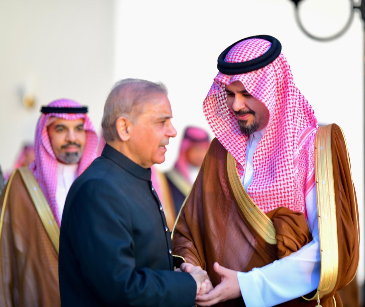 石油美元动摇，美军士气崩塌，巴铁成美伊战争最大受益者


美伊冲突持续五十余天，