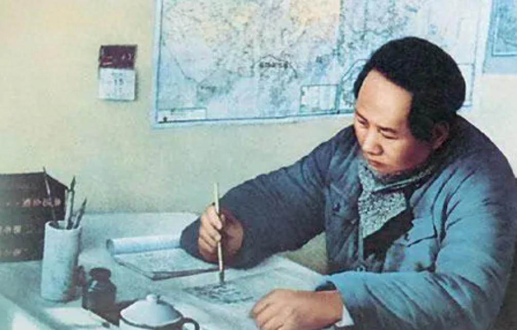 田家英偶然发现一本尘封三十年的册子，毛主席深受触动：宛如与失散多年的孩子重逢！