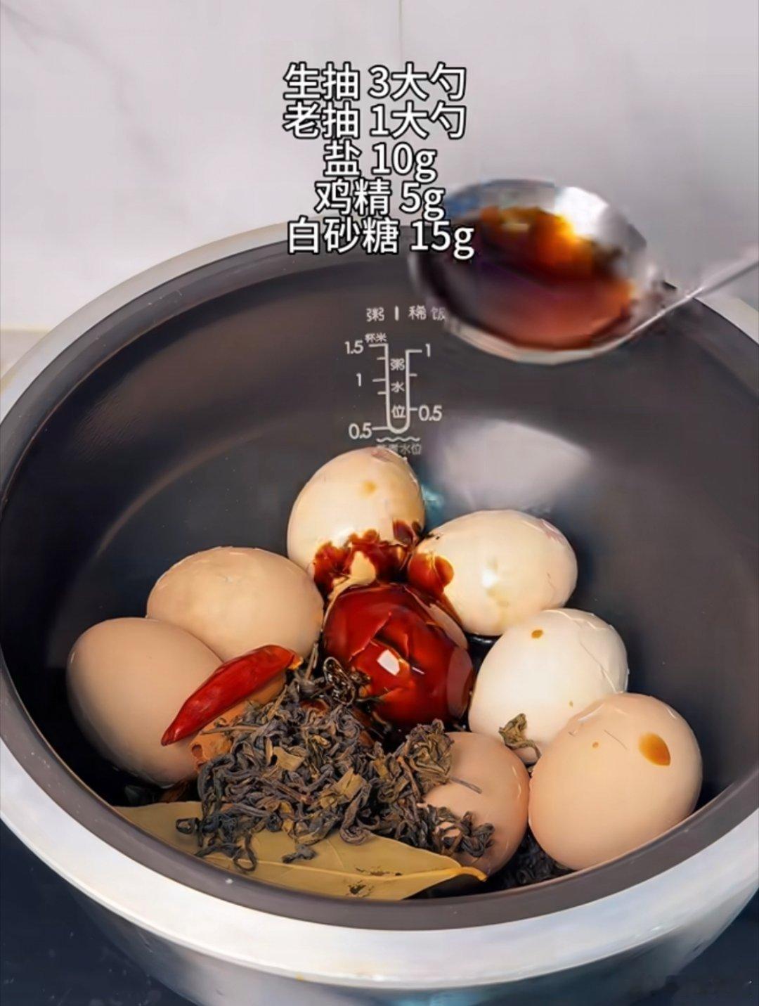 茶叶蛋vs白煮蛋肯定是茶叶蛋好吃啊！！就是自己不会做茶叶蛋，看教程感觉也挺麻烦的