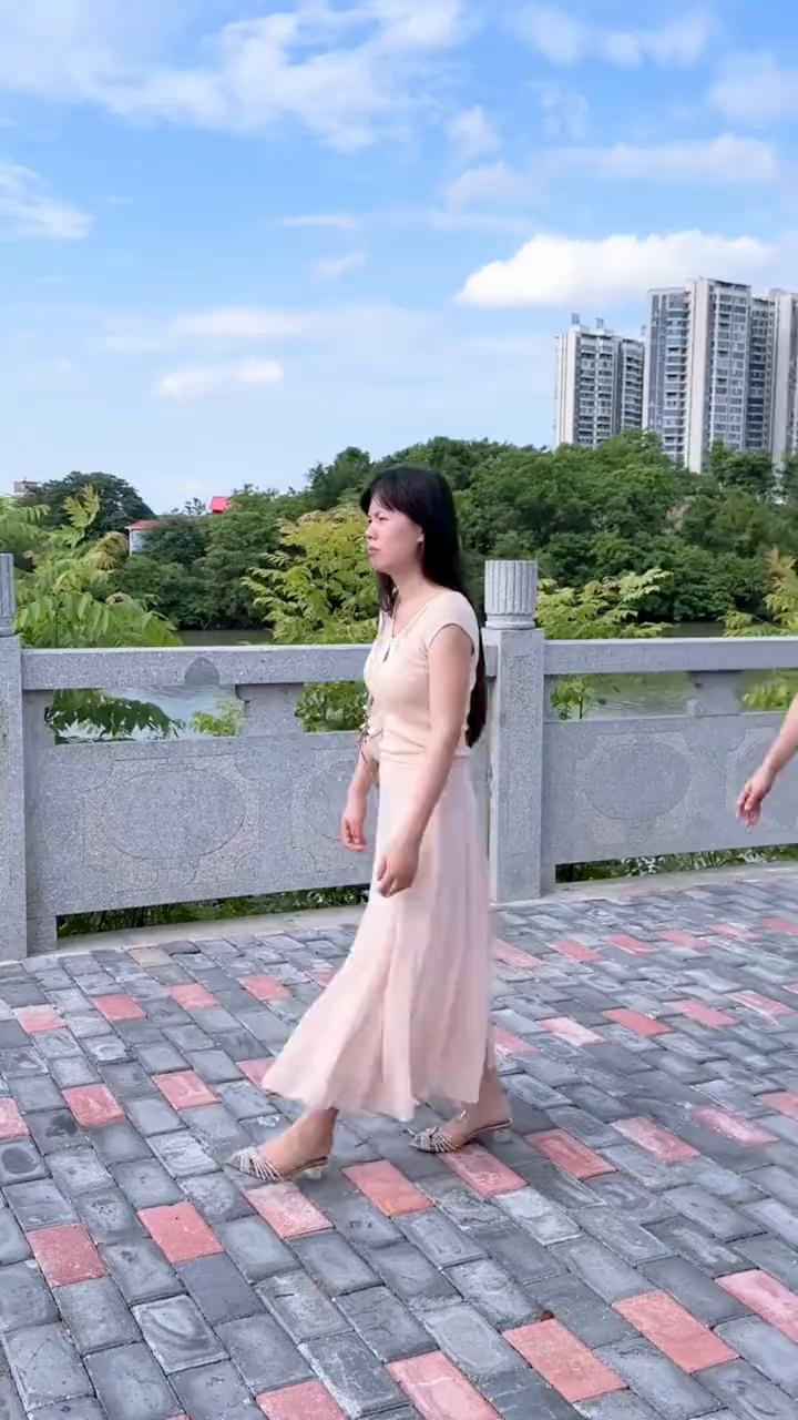 哎呦我的妈，哈哈哈哈。