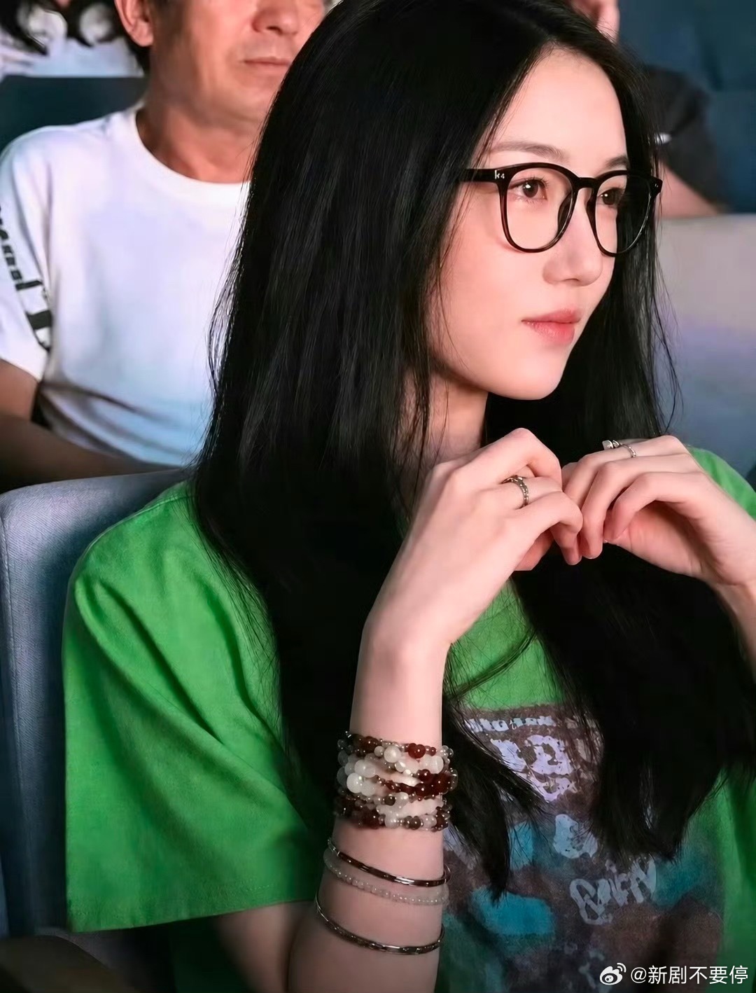 李嫣这么美了 刷到李嫣近照真的惊了，印象里还是那个被保护得很好的小女孩，现在完全