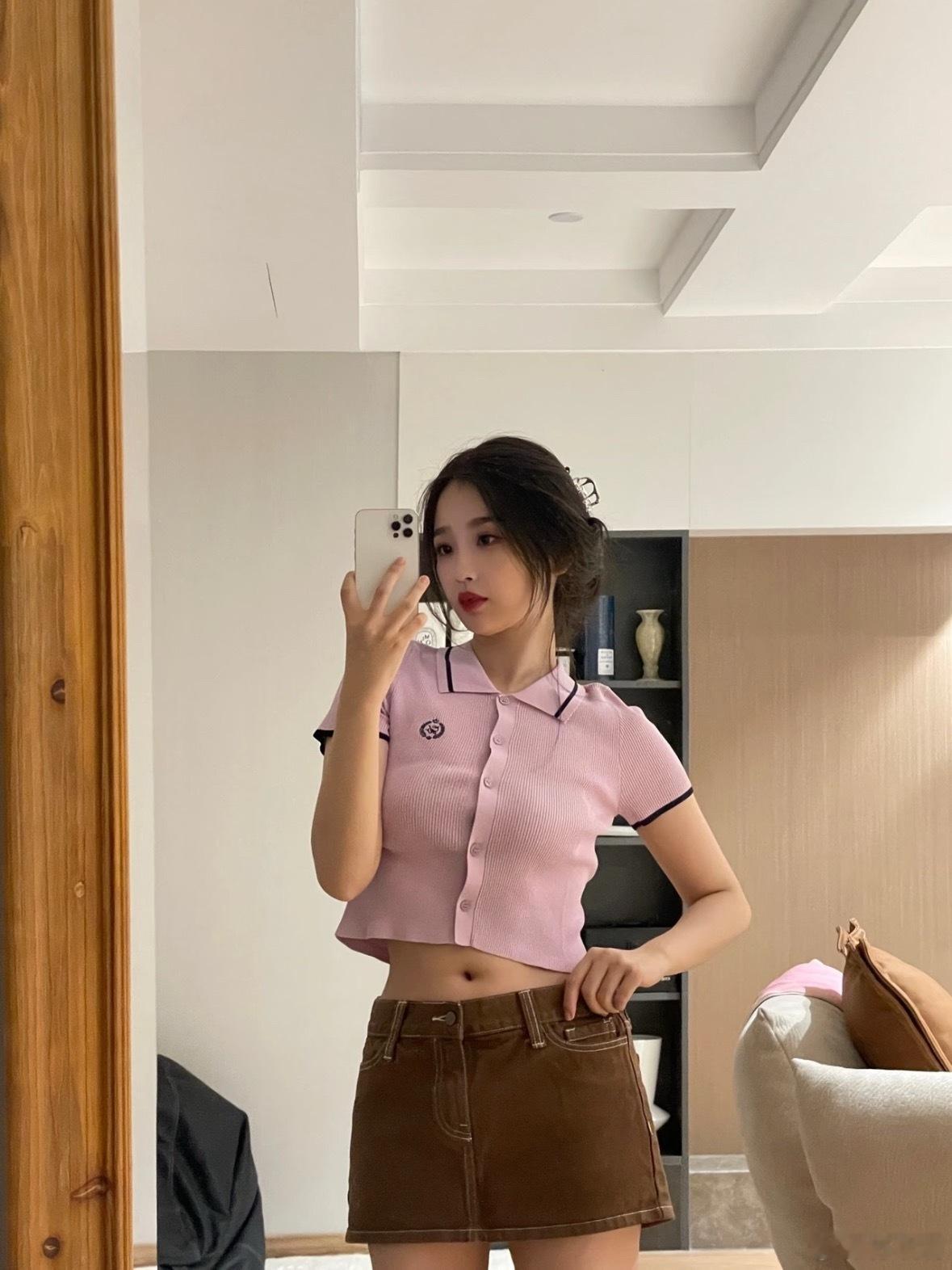 我一个女生看了真的狠狠羡慕妈耶这腰也太绝了之前看一年级时一直就觉得她特别可爱古灵