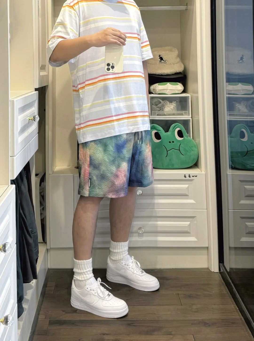 条纹Tee｜小白鞋穿搭