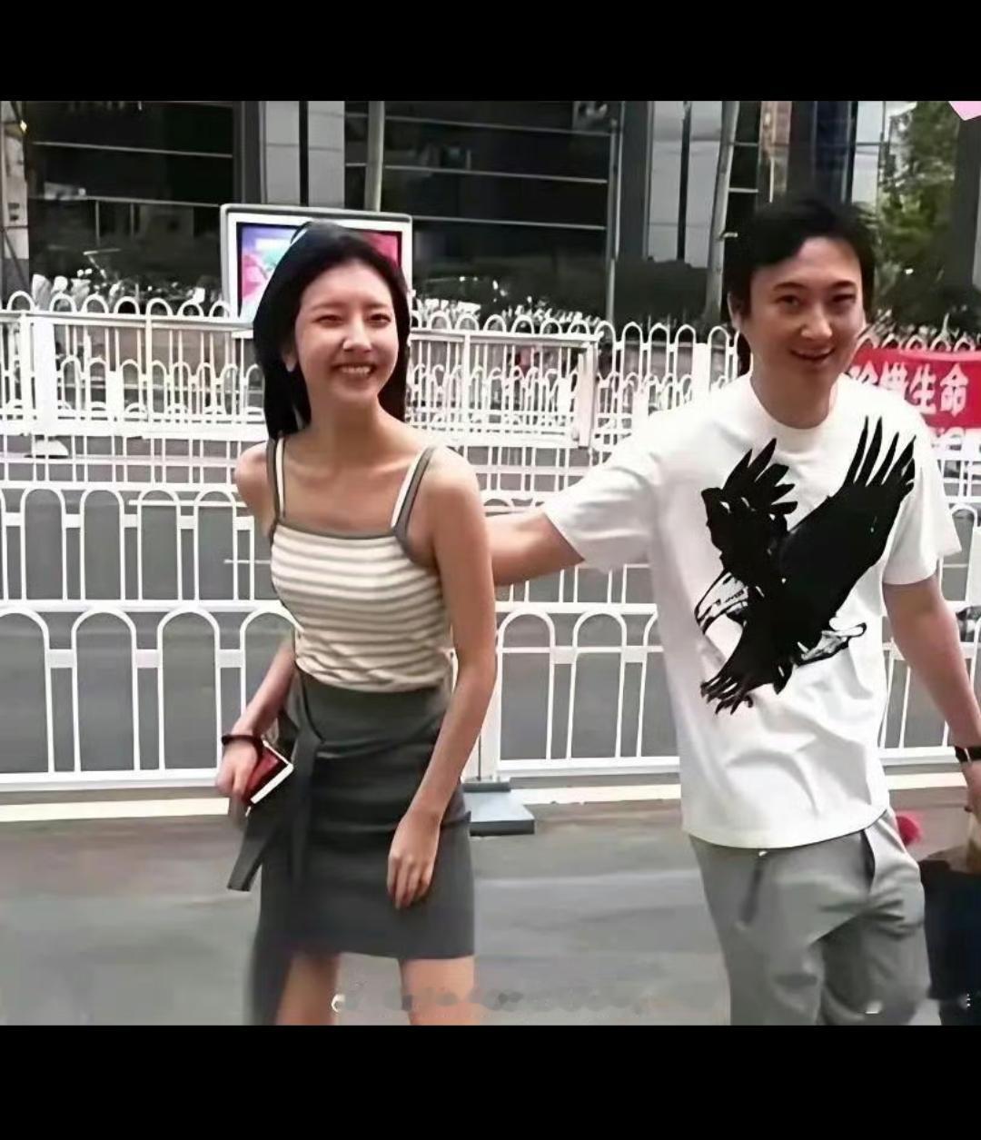 王公子前任里面最漂亮的一位了吧，比现在的那个网红好看多了！
王家经济上行时期，王