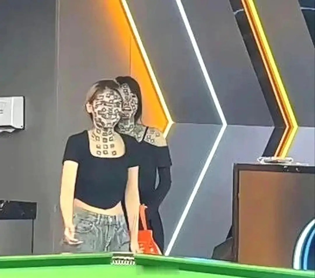 桌球室里的一幕，不得不说，这技术挺好呀。 