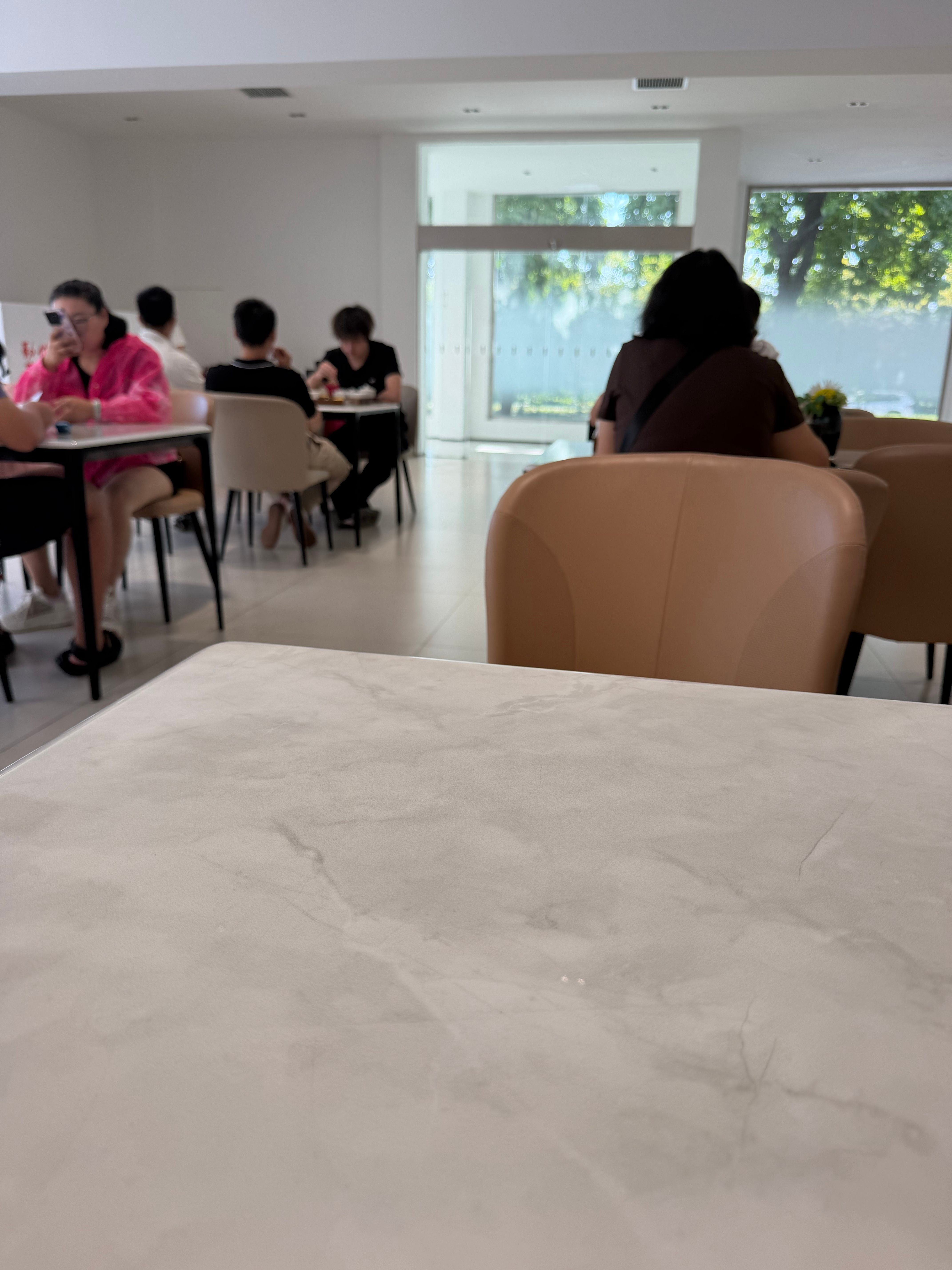 今天周末来给我的问界M6保养顺便打卡一下问界大饭店有肉有菜有蛋有汤营养均衡大家觉