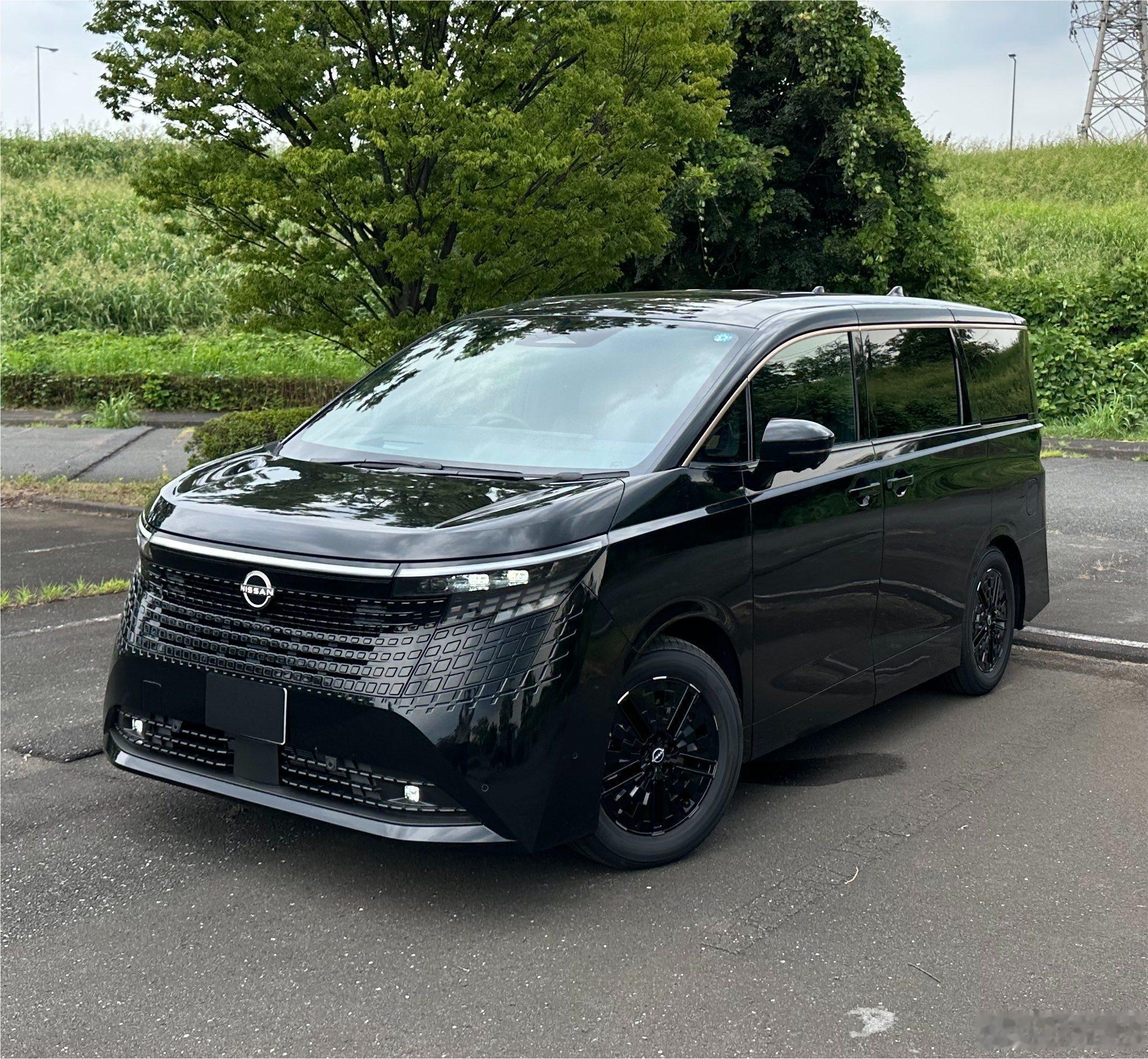 MPV 日本网友实测，新款君爵满油续航1000公里以上毫无压力。67L油箱，表显